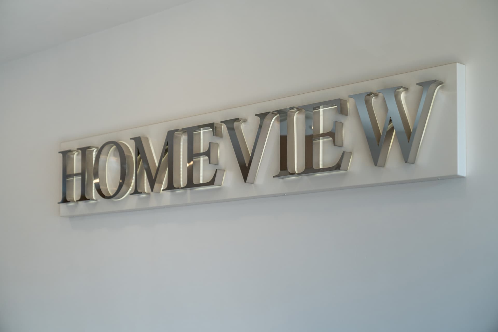 Buying, selling, letting, or renting a property in London? We're here to make it simple. 